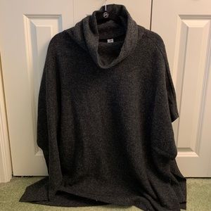 Short sleeve sweater